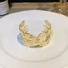 Europeu e Americano Luxo Leve Alto Padrão Exagerado Folha Aberta Larga Pulseira Marca Grande Exibição Latão Banhado a Ouro Latão Vintage Pulseira