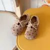 Zapatos de Cuero para Niñas Zapatos de Princesa de Lunares 2026 Otoño Nueva Llegada Zapatos de Bebé Suela Suave Moda con Lazo Zapatos Individuales para Niños