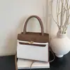 Bolsa de mão de luxo leve estilo coreano de nicho, novo modelo de verão 2026, bolsa de ombro de alta qualidade, bolsa transversal de grande capacidade para o dia a dia