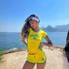 Top Estético Retrô Europeu e Americano Amarelo Camiseta de Verão Padrão de Letras Bordadas Manga Curta Barriga de Bebê Sexy Rua