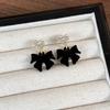 Lazos de terciopelo rojo encantadores aretes de diamantes de imitación otoño e invierno moda de lujo ligero aretes de botón Año Nuevo Año Nuevo