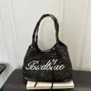 Bordado de Letras Grande Capacidade Verão 2026 Nova Moda Simples Casual Versátil Design de Nicho Bolsa de Ombro de Mão