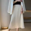 26 nueva falda de satén de verano estilo A adelgazante, falda de longitud media que se ajusta a la cadera, falda de satén tipo paraguas, color liso estilo coreano ropa para mujer