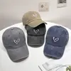 Sombrero de Primavera y Verano para Mujer, Gorra de Béisbol de Mezclilla Lavada Bordada con Corazón de Melocotón, Estilo Coreano Casual, Gorra de Pato Suave para Pareja de Hombres