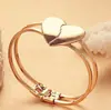 E005 pulsera abierta creativa en forma de corazón esmerilado nueva pulsera japonesa y coreana brillante de doble corazón pulsera para mujer joyería pequeña