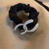 Banda para el cabello con doble C ~ estilo francés Chanel, estilo retro, negro, con cuerda para el cabello, banda de goma con cabeza de bola de alta calidad.