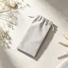 Producto popular en líneaHerramienta de masaje de puntos de acupuntura de meridianos de articulaciones de mano de cuatro rodillos de madera maciza mejorada y rascador de dedos