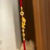 Nuevo Estilo Chino Retro Cuerda Roja Inteligente Pez Koi Cepillado Trenzado Pulsera de Dinero de Alta Gama con Diamantes y Exquisita Joyería de Mano