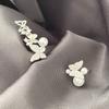 Brincos elegantes franceses de borboleta com diamantes completos, brincos leves de pérolas de verão de luxo e design de nicho, brincos assimétricos