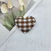 Tela de Tartán Corazón Pegatinas de Tela DIY Joyería Tocado Muñeca Soporte de Barra Materiales Decorativos Accesorios Venta al por Mayor