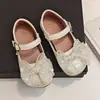 Sapatos de Couro para Meninas 2026 Outono Novo Sapatinhos de Princesa com Borboleta e Strass Sapatos Antiderrapantes para Crianças Estudantes Sapatos de Apresentação para Crianças Maiores