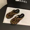 Chanclas retro de suela gruesa versátiles para exteriores con punta redonda simple y punta abierta, que ofrecen una sensación cómoda, adecuadas para combinar con faldas, sandalias de mujer