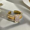 Anillo abierto de circonita con diseño de serpiente y flor entrelazada, estilo retro francés de la época medieval, ligero, de lujo, de alta gama, elegante y lleno de diamantes.