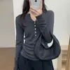 Camiseta de Manga Larga con Cuello Henley Estilo Old Money La Chapelle para Mujer, Camisa de Punto Base Casual Simple Ajustada para Primavera y Otoño