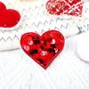 Al por mayor de fábrica accesorios para tocado de horquilla para niños Conejo Blanco de peluche amor ropa hecha a mano, sombreros, zapatos y calcetines materiales decorativos