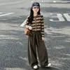 Conjunto Outono 2026 para Meninas, Novo Top Listrado da Moda para Crianças, Conjunto de Duas Peças com Calça Wide-Leg Casual para Meninas