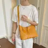 2026 Nueva Bolso de Hombro a la Axila de Moda para Mujer, Bolso Tejido de Nicho de Gran Capacidad, Bolso de Mano Cruzado para Viajes Diarios