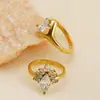 Anillo de acero inoxidable estilo corte marquisa de circón con diamantes de forma irregular y cúmulos de estrellas, superficie curva, joyería de alta gama