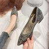 Sapatos Populares de Strass Brilhante para Mulheres 2025 Novos Sapatos Rasos Totalmente de Diamante Sapatos de Bico Quadrado Salto Quadrado Salto Baixo Sapatos Femininos Super Macios Sola Macia