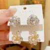Pendientes de Pétalo de Perla Elegantes y Únicos Estilo Coreano para Mujer, Pendientes de Zirconia de Diseño de Nicho para Celebridades de Internet, Accesorios de Oreja Versátiles para el Viaje Diario
