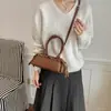 Diseño de un solo hombro, versátil estilo 2026 para el día a día, bolso de mano de bolos de nicho, bolso cruzado para mujer, modelo nuevo