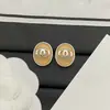 Novos Brincos Ovais Duplo C Estilo Chanel em Resina Acrílica para Mulheres com Pinos de Prata 2025, Brincos Dopamina de Alto Padrão