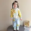 Conjunto de Moletom para Meninas Primavera Outono 2026 Novas Roupas de Outono para Crianças Conjunto Elegante Fofo de Duas Peças Roupas de Outono para Bebê Menina