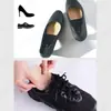 Zapatilla para hombre y mujer plantilla acolchada ajustable tapón para la punta suave y cómoda transpirable anti-desgaste protección del pie almohadilla de media talla