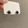 Brincos Clássicos de Trevo de Quatro Folhas Tendência Quente para Mulheres Design de Nicho de Temperamento Brincos de Alta Qualidade Versáteis