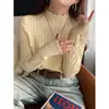 Camiseta básica de punto para mujer para otoño e invierno con bordes rizados y cuello semi alto, adecuada para usar en capas o como prenda exterior, con un diseño suave y único