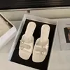 Sapatos de Salto Alto Bloco com Bico Quadrado de Design Exclusivo para Mulheres, Novo Estilo Verão 2025, Sandálias Estilo Francês com Tira de Strass em Formato de Coração