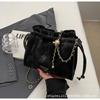 Bolso bombonera de cadena nicho de moda para mujer 2024 nuevo popular para ir al trabajo, bolso de mano bajo el brazo nicho tipo bandolera