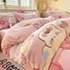 Juego de Cama de Terciopelo de Leche para Dibujos Animados de Cuatro Piezas Invierno Engrosado Coral Terciopelo Cálido Sábanas y Sábanas Ajustadas Juego de Ropa de Cama de Tres Piezas