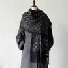 Bufanda nueva de hilo de mecha para otoño e invierno para mujer, engrosada y cálida, doble cara, chal de marca de tendencia de comercio exterior, calentador de cuello con borlas largas