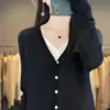 Cardigan de Lã Penteada Tricotado com Gola V, Estilo Novo Primavera 2025, Combinação de Cores, Solto, Design Versátil, Falso Duas Peças, Feminino