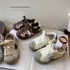 Zapatos infantiles retro con cabeza de concha desgastada para niños pequeños, zapatillas para niños, zapatos de lona con estrella para niñas, zapatos blancos para niños, bebé otoño