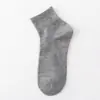 Meias de cano médio pretas brancas cinzas masculinas de cor sólida para boxes meias atacado banheiro trampolim meias descartáveis meias para piso externo