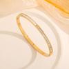 Temperamento japonés y coreano versión fina de diamante cuadrado hebilla oculta pulsera de moda para ir al trabajo moda para mujer con pulsera de diamantes al por mayor