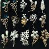 Broche de moda versátil colgante coreano de perlas y diamantes de imitación de alta gama pin para cuello a1004