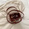 Bolsa Pequena de Mão Acolchoada Bordada da Moda para Mulheres 2025 Novo Verão Popular Mini Bolsa Transversal de Ombro