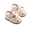 Sandalias para Bebé y Niño Pequeño con Suelas Suaves y Cómodas, Nuevo Estilo de Verano para Niños y Niñas, Cerradas en la Punta Anti-pateaduras Suela Suave Cinta Mágica Zapatos que Chirrían Modernos