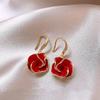 Otoño e Invierno Nuevos Aretes de Diamante Camelia Roja Diseño Nicho Aretes Avanzados Estilo Occidental Aretes de Flor Únicos