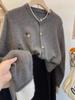 Cárdigan de lana 100% con bordado de amor y costuras en contraste de estilo extranjero para mujer, chaqueta de cachemira gris europea para otoño e invierno.