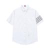 Camisa Tb Jl Marca Moderna Manga Curta Verão Manga Única Listrada Cinza Camisa Branca Novo Casual Mesmo Estilo para Homens e Mulheres Item à Vista Venda por Atacado
