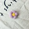 Flor de Pompón Linda de Cinco Pétalos 2 cm Color Té con Leche Accesorios de Ropa Femeninos Colgante Pequeño de Flor para Bolsa Accesorios para Bufanda