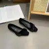 []Zapatos de tacón de cuña estilo Chanel con punta cuadrada de ante y pelo de conejo para mujer, modelo nuevo 2026 Primavera, estilo francés para combinar con faldas