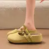 Ropa de verano para mujer para exteriores 2026 nuevo estilo popular de lino Birkenstock zuecos cerrados con aumento interno de altura y suela gruesa