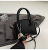 Bolsa Pequena Casual Retrô para Mulheres 2025 Nova Moda Bolsa Satchel Balde Versátil Estilo Estrangeiro Comutadora Textura Bolsa Transversal