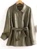 Roupas Femininas Estilo Europeu e Americano Transfronteiriças Outono 2026 Novo Estilo Gola Lapela com Cinto Casaco de Pele de Ovelha Corta-vento Tamanho Plus Top
