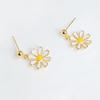 Aretes de margarita INS personalidad temperamento estilo nacional fresco Mori dulce flor de pegamento aretes suministro al por mayor